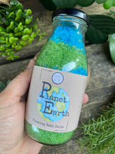 Load image into Gallery viewer, Planet Earth Foaming Bath Salts