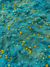 Load image into Gallery viewer, It Was The Night Before Christmas Foaming Bath Crumble