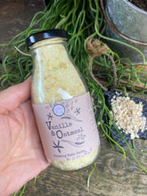 Load image into Gallery viewer, Vanilla & Oatmeal Foaming Bath Salts