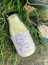 Load image into Gallery viewer, Vanilla & Oatmeal Foaming Bath Salts
