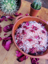 Load image into Gallery viewer, Pink Himalyan Bath Salt with rose petals