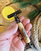 Load image into Gallery viewer, Wooden Safety Razor Gift Set