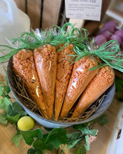 Load image into Gallery viewer, Foaming Bath Crumble Carrot