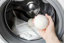 Load image into Gallery viewer, Felted Tumble Dryer Balls