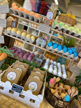 Load image into Gallery viewer, Box of 6 Egg Bath Bomb