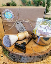 Load image into Gallery viewer, Wooden Safety Razor Gift Set
